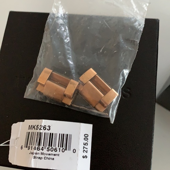 Michael Kors Watch - Picture 6 of 6